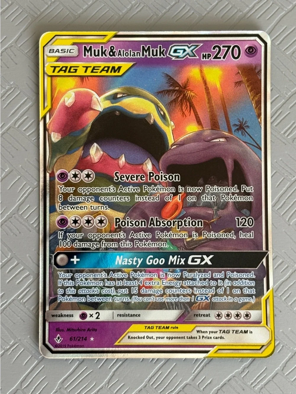 Muk & Alolan Muk GX 61/214 Unbroken Bonds TAG TEAM Pokémon Card